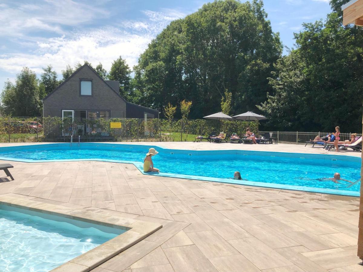 Bungalow 82 Op Recreatiepark De Wielen Синт Мартен Екстериор снимка